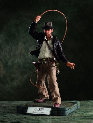 Raiders the lost ark statue - of,